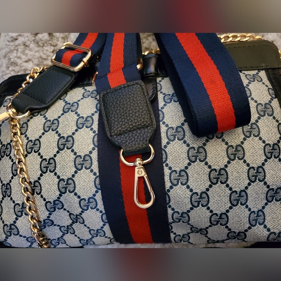 ****SOLD*****Authentic Navy Gucci - Picture 15 of 15